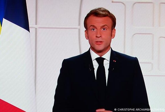 Μακρόν – Ένα πολύ διαφορετικό διάγγελμα