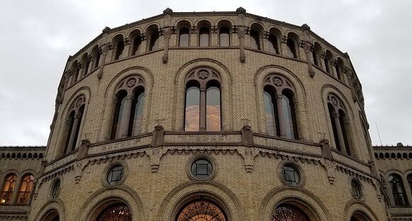 Νορβηγία: Παραιτήθηκε η πρόεδρος της Βουλής – Έρευνα για πιθανή κατάχρηση υπηρεσιακής κατοικίας