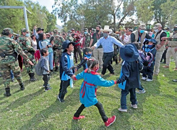 Περού – Ο Καστίγιο πουλά το προεδρικό αεροσκάφος για να ενισχύσει υγεία και παιδεία