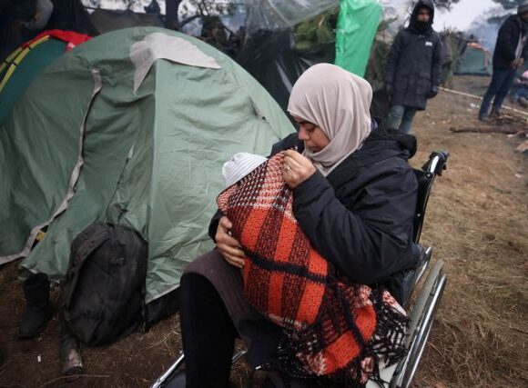 Πολωνία – Παρά τη βία στα σύνορα οι αιτούντες άσυλο είναι αποφασισμένοι να περάσουν στην Ευρώπη