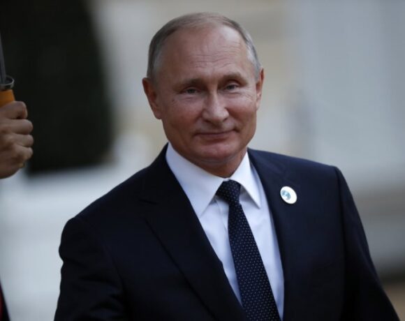 Ρωσία: Αναποφάσιστος ο Βλαντίμιρ Πούτιν για το αν θα είναι ξανά υποψήφιος πρόεδρος