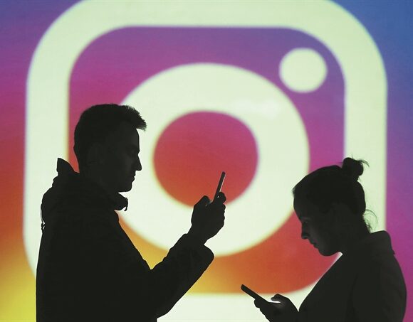 Συλλέγουν στοιχεία από παιδιά κι εφήβους!