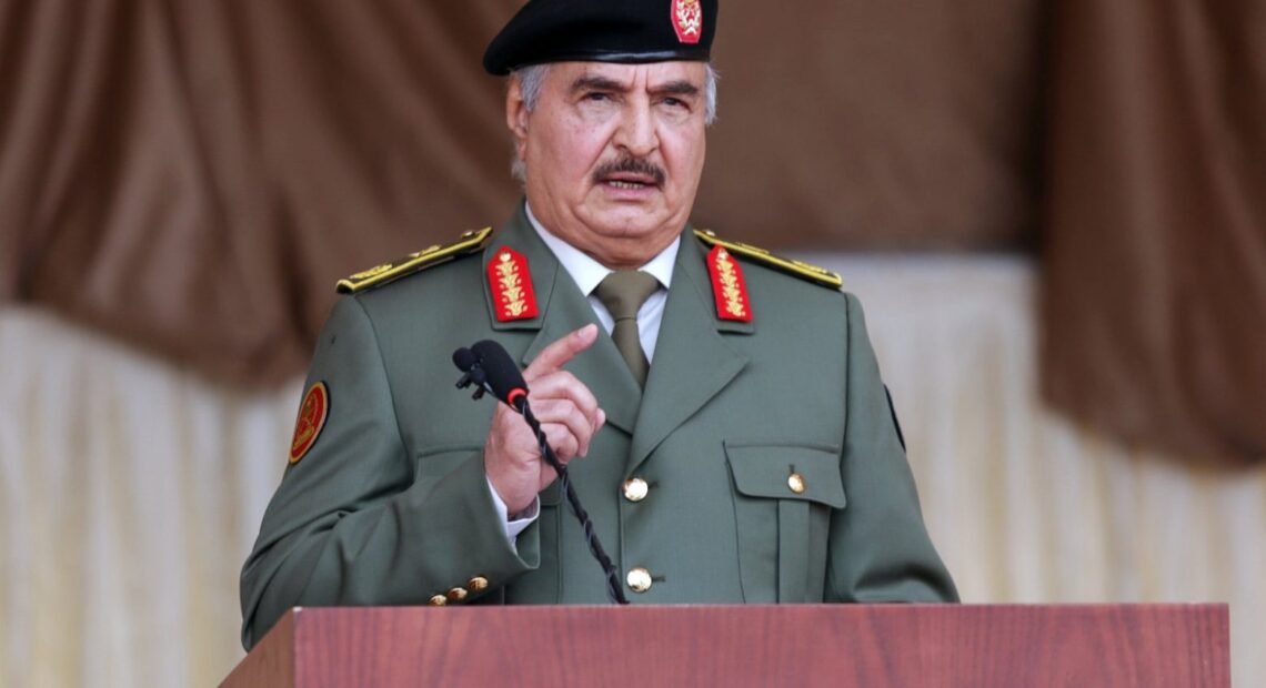 Τουρκικά ΜΜΕ – Στρατοδικείο της Λιβύης καταδίκασε σε θάνατο τον Χαλίφα Χαφτάρ