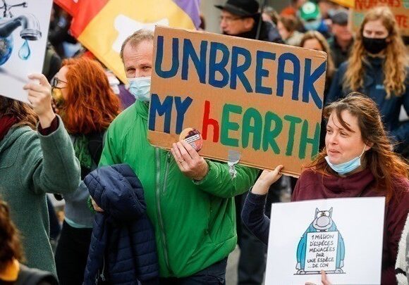 Cop26: Aπό την Γλασκώβη έως το Σίδνεϊ ο κόσμος διαδηλώνει για το κλίμα