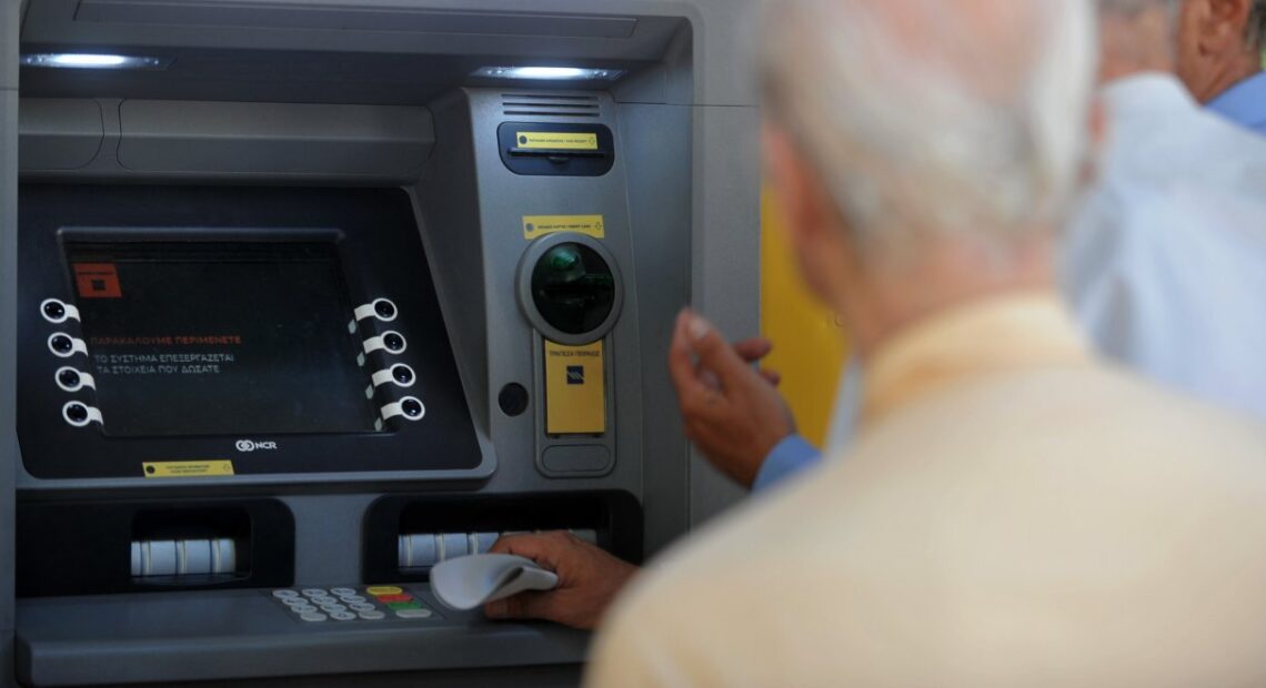 E ΕΦΚΑ: Ποιες υποθέσεις αναλαμβάνουν οι 179 λογιστές και δικηγόροι