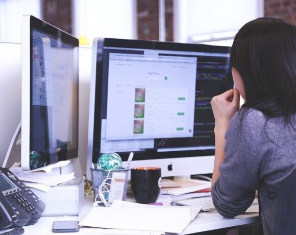 EΡΓΑΝΗ: Πώς διαμορφώθηκε η απασχόληση τον Οκτώβριο – Χάθηκαν 70