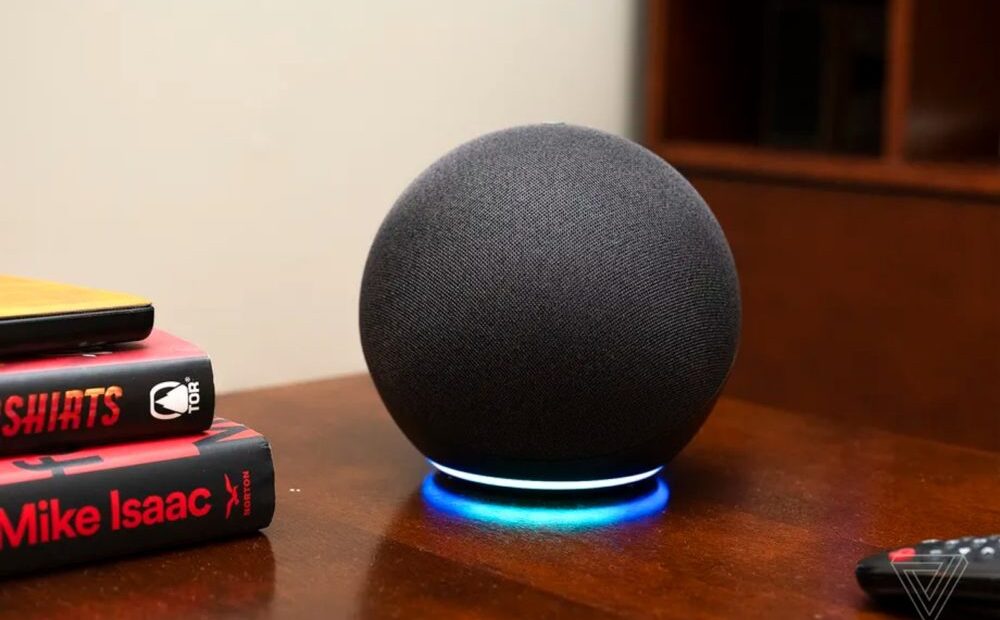Alexa: Τώρα μπορεί να μιλήσει σαν Άγιος Βασίλης