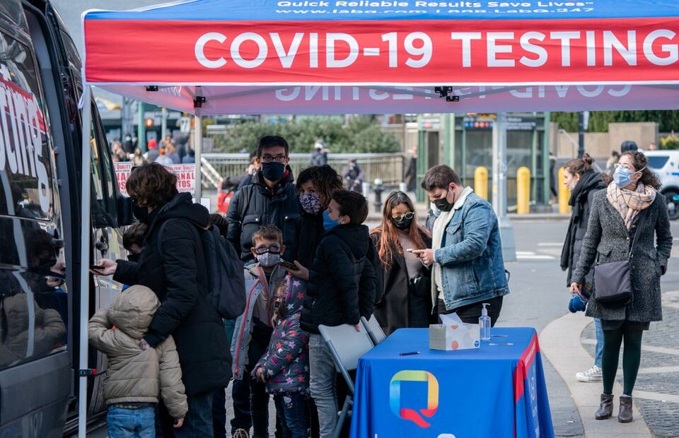 Cdc – Η Ομικρον έχει πλέον επικρατήσει στις ΗΠΑ – Εξαπλώνεται με τρομακτική ταχύτητα