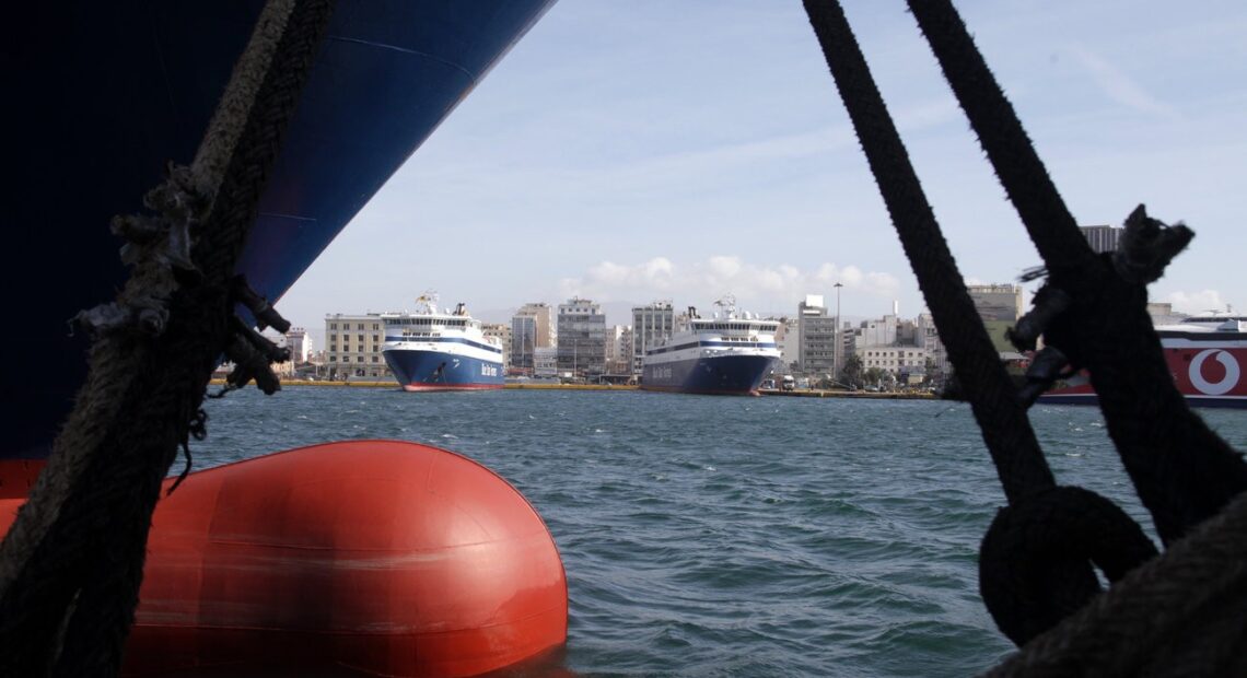 Απαγορευτικό απόπλου από Πειραιά, Ραφήνα και Λαύριο