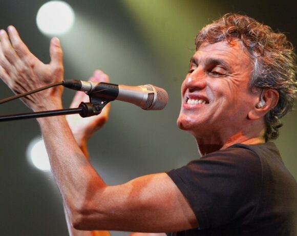 Βραζιλία – Με κοροναϊό ο ζωντανός θρύλος της βραζιλιάνικης μουσικής Καετάνο Βελόσο