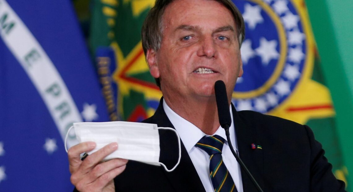 Βραζιλία – Ο Μπολσονάρο δεν θα εμβολιάσει την 11χρονη κόρη του – Συνεχίζει να προκαλεί