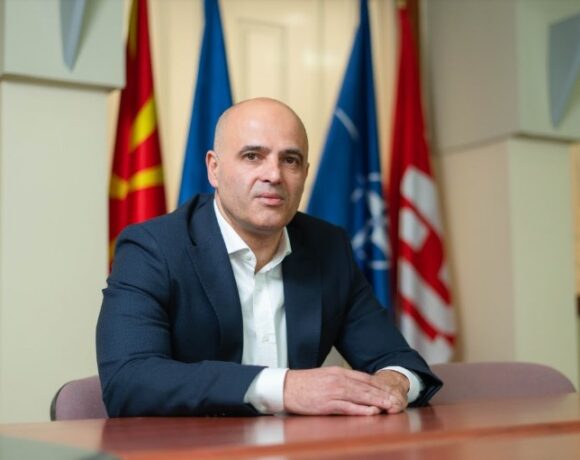 Βόρεια Μακεδονία – Ποιος είναι ο διάδοχος του Ζάεφ στην ηγεσία του κυβερνώντος κόμματος SDSM