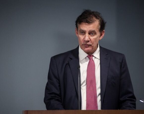 Δημόπουλος: Πολύ ταχύτερη η εξάπλωση της Όμικρον, αλλά πιο ήπια η νόσηση