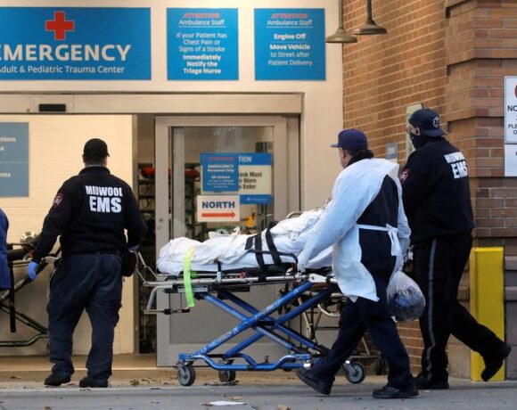 ΗΠΑ – Ένας στους 100 Αμερικανούς άνω των 65 ετών πέθανε εξαιτίας της Covid 19