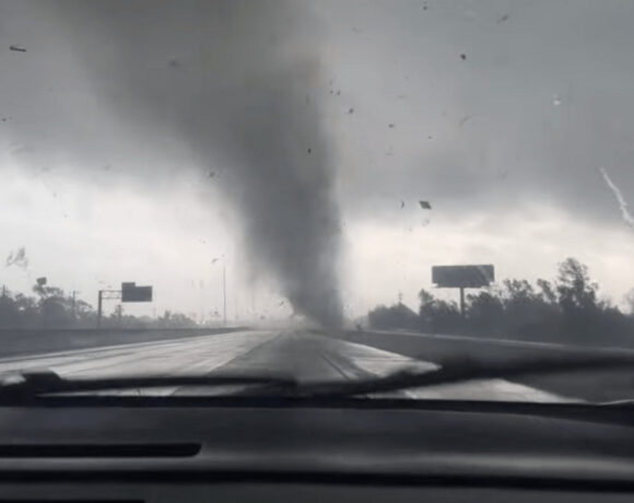 ΗΠΑ – Αναφορές για δεκάδες νεκρούς από τους ανεμοστρόβιλους στο Κεντάκι