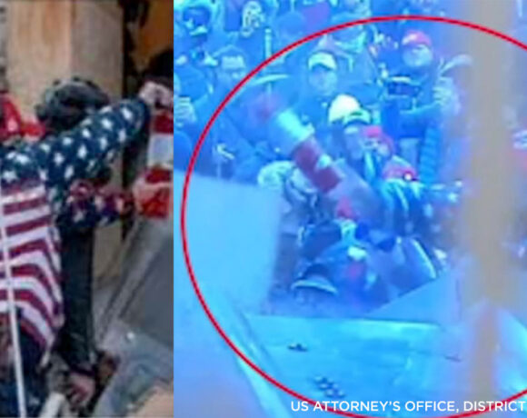 ΗΠΑ – Αποκήρυξε… τον Τραμπ για να γλιτώσει 5ετή φυλάκιση λόγω εισβολής του στο Καπιτώλιο