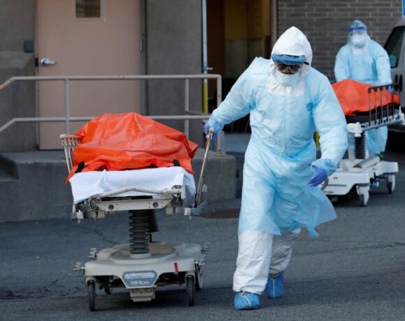 ΗΠΑ – Ξεπέρασαν τους 800