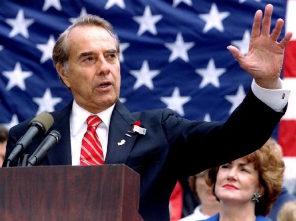 ΗΠΑ – Πέθανε ο πρώην γερουσιαστής Μπομπ Ντόουλ