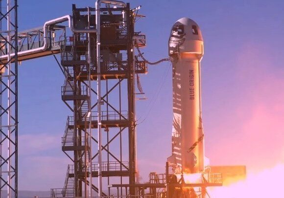 ΗΠΑ: Πραγματοποιήθηκε η τρίτη επανδρωμένη πτήση της Blue Origin – Στους επιβάτες η κόρη του αστροναύτη Άλαν Σέπαρντ