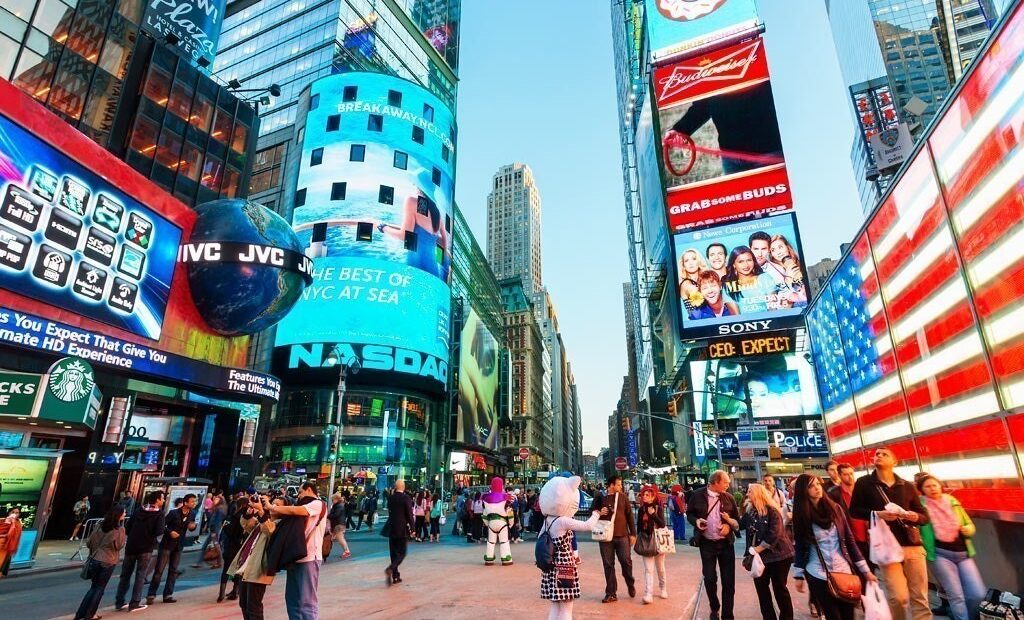 ΗΠΑ: Τι αγόρασαν οι Αμερικανοί στις γιορτές – Εκτίναξη 8,5% της αγοραστικής δύναμης