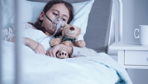 Κοροναϊός – Αύξηση 96% στις εισαγωγές παιδιών στο νοσοκομείο στην Ιταλία – Το 50% έχουν ανεμβολίαστους γονείς