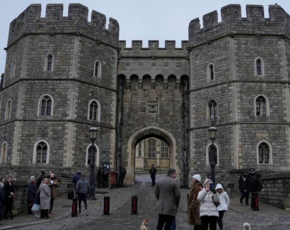 Λονδίνο – Άνδρας με όπλο εισέβαλε στο Κάστρο του Ουίνδσορ