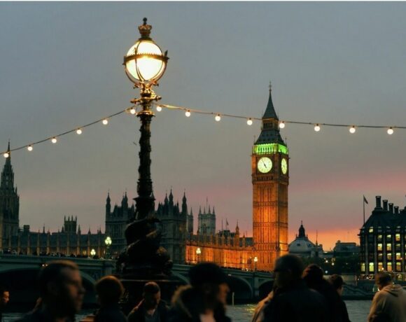 Λονδίνο: Υποδοχή στο 2022 με το ανανεωμένο Big Ben