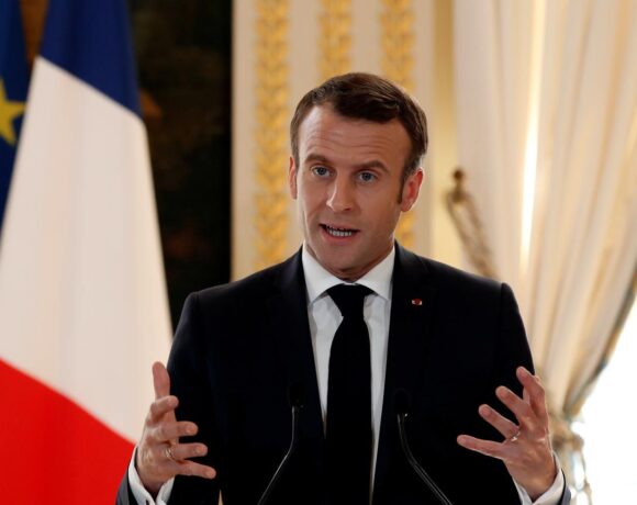 Μακρόν για Ουκρανία – Θα συζητήσει με Πούτιν, Ζελένσκι και Σολτς «τις προσεχείς ημέρες»