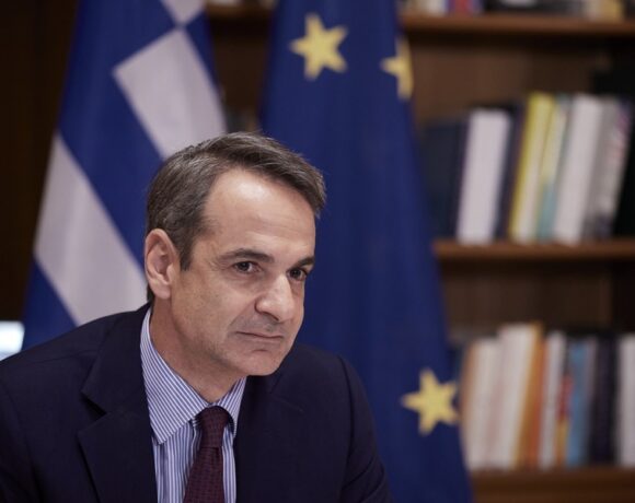 Μητσοτάκης στο Cnn: Μοναδική επιλογή ο υποχρεωτικός εμβολιασμός – Αιχμές για το μεταναστευτικό (vid)