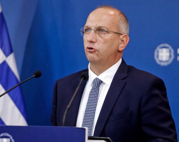 Οικονόμου κατά Τσίπρα: Παραφιλολογία τα περί μονιμοποίησης 4