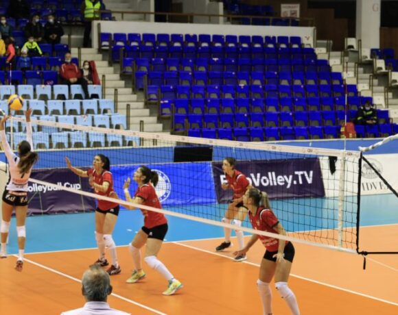 Cev Cup γυναικών, Άλμπα ΠΑΟΚ 3 0: Με κάτω τα χέρια