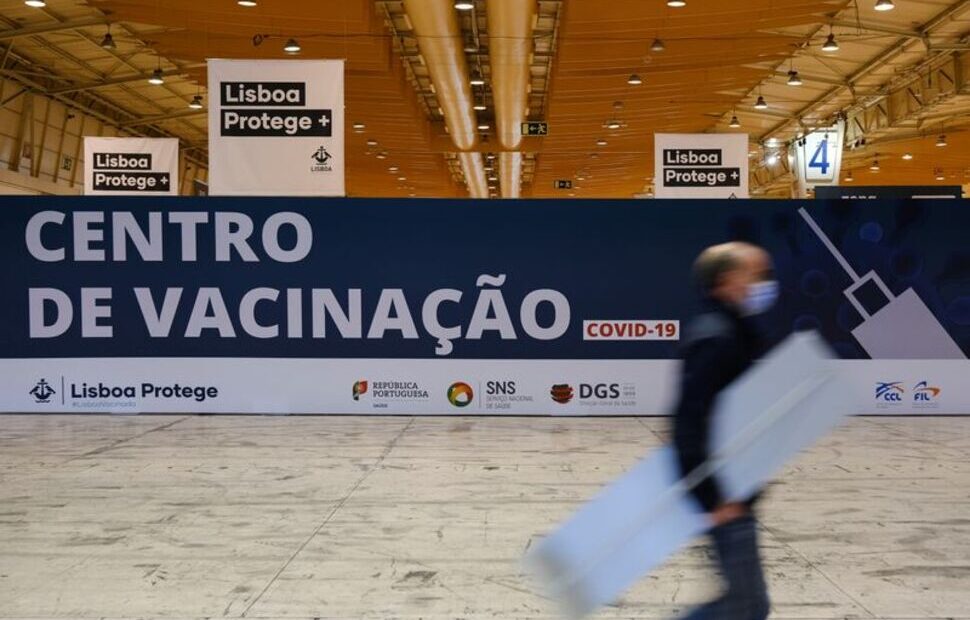 Πορτογαλία – Στη Λισαβόνα εγκαινιάστηκε το μεγαλύτερο εμβολιαστικό κέντρο της χώρας – Από την Τετάρτη τα περιοριστικά μέτρα