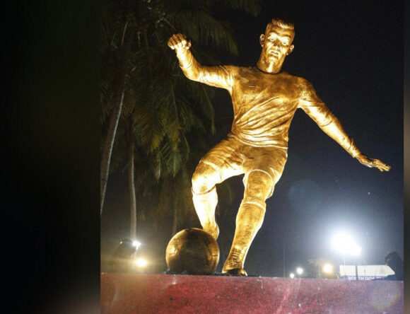 Ρονάλντο – Πολιτική κρίση για ένα άγαλμα που του έστησαν στην Ινδία