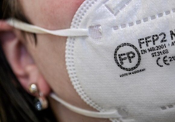 Υπουργείο Ανάπτυξης για μάσκες Ffp2 και Ν95: Υπάρχει παραγωγή στην Ελλάδα αλλά είναι μικρή