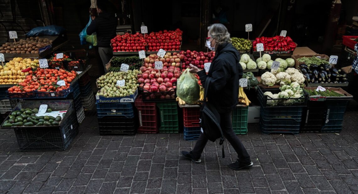 Χριστουγεννιάτικο τραπέζι: Πόσο θα κοστίσει φέτος – Σε ποια προϊόντα οι τιμές αυξήθηκαν πάνω από 40% (vid)