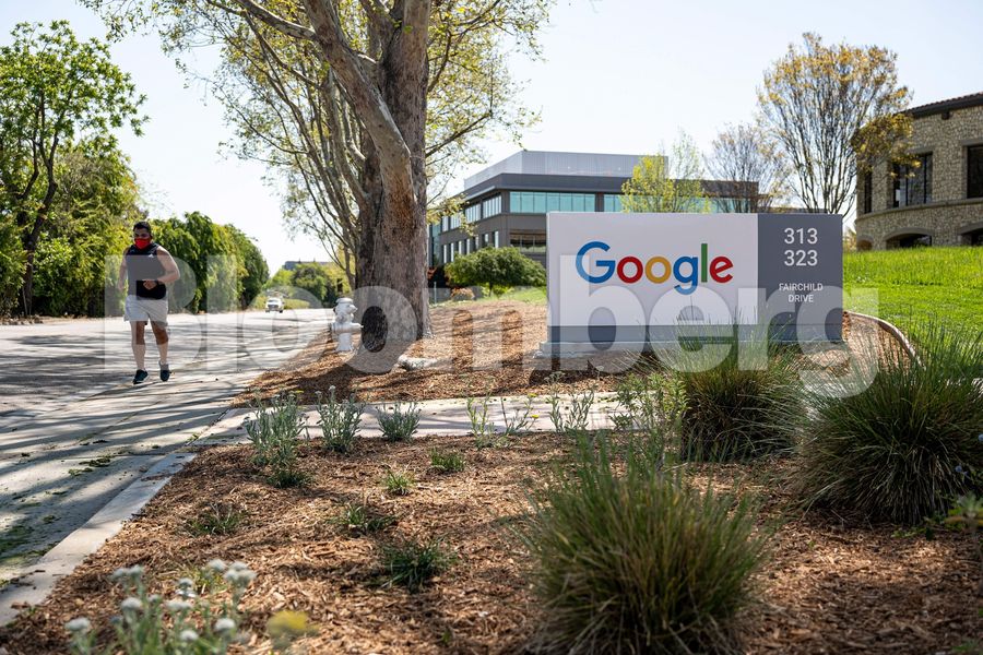 Google: Δεν επιστρέφουν στα γραφεία τους οι υπάλληλοι – Πώς η μετάλλαξη Όμικρον αλλάζει τα σχέδια της εταιρείας