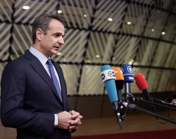 Greek PM Says New Covid-19 Measures for Christmas Possible