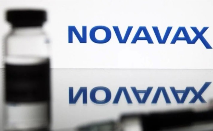 Novavax: Πώς το πέμπτο εμβόλιο στην ΕΕ μπορεί να πείσει και όσους αμφιβάλλουν