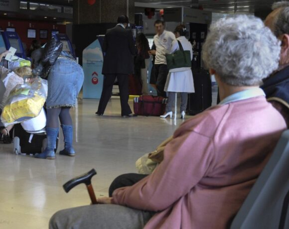 Who Advises Unvaccinated Over 60 Travelers To Stay Home
