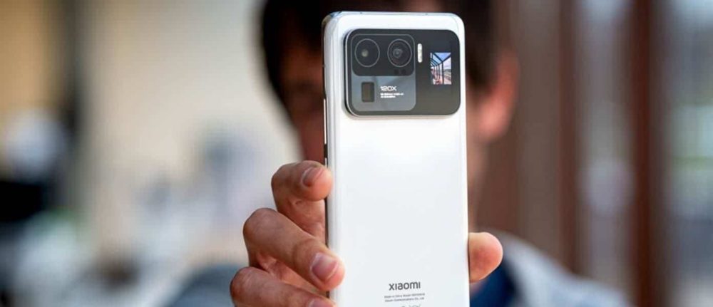 Xiaomi 12: Φωτογραφίες αποκαλύπτουν το πίσω μέρος της Vanilla