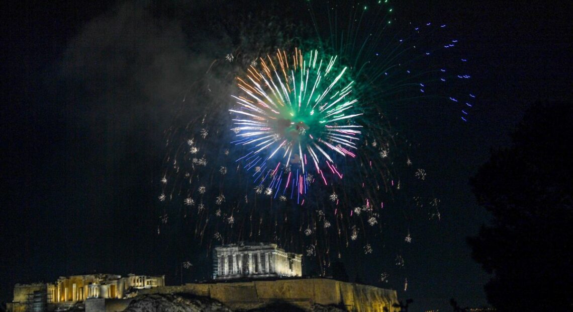 Athens Rings in 2022 with Televised Concert, Fireworks Show