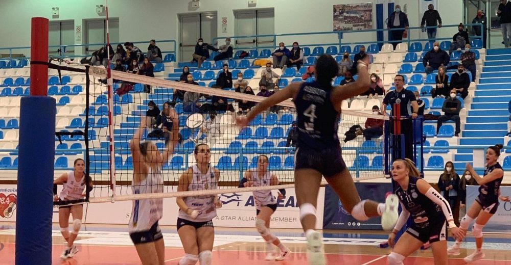 Α1 γυναικών, ΑΟ Θήρας Πανναξιακός 3 0: Με όπλο την επίθεση