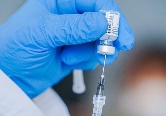 Αναστολή εμβολιασμών κατά της Covid 19, σε Αττική και Εύβοια – Επαναπρογραμματισμός ραντεβού