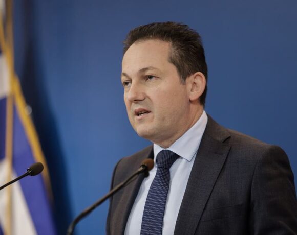 Ανεμβολίαστοι: Στο τραπέζι νέα μέτρα από την κυβέρνηση (vid)