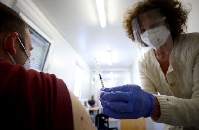 Βέλγιο: Υποχρεωτική η ενισχυτική δόση του εμβολίου από την 1η Μαρτίου