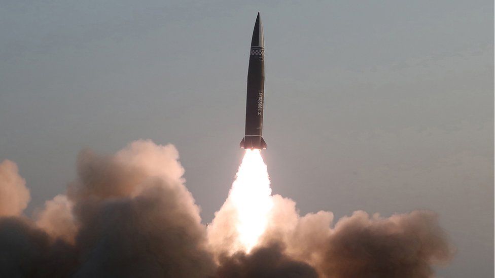 Βόρεια Κορέα – Εκτόξευσε πύραυλο άγνωστου τύπου προς τη θάλασσα