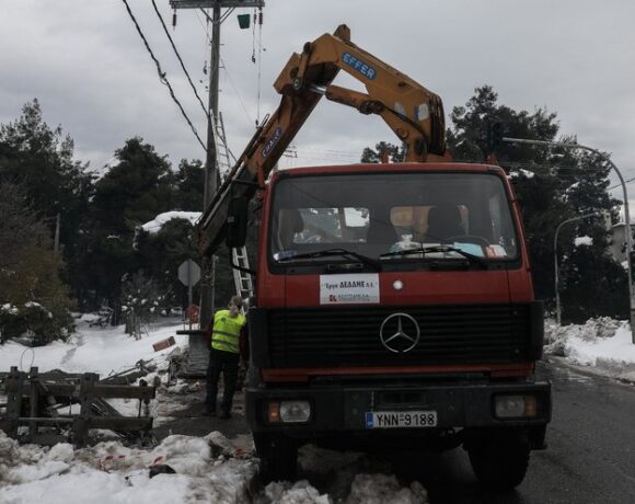 ΔΕΔΔΗΕ: Αποκατάσταση ηλεκτροδότηση στο 95% των περιοχών της Αττικής – Πού εντοπίζονται ακόμα προβλήματα