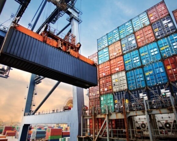 Η Όμικρον βάζει «λουκέτο» στα κινεζικά λιμάνια: Νέα φουρτούνα στην εφοδιαστική αλυσίδα – Οι φόβοι για την παγκόσμια οικονομία