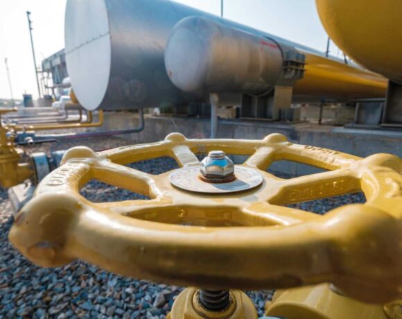 Κομισιόν: Να αυξήσει τις προμήθειες φυσικού αερίου σκοπεύει η Ε.Ε.