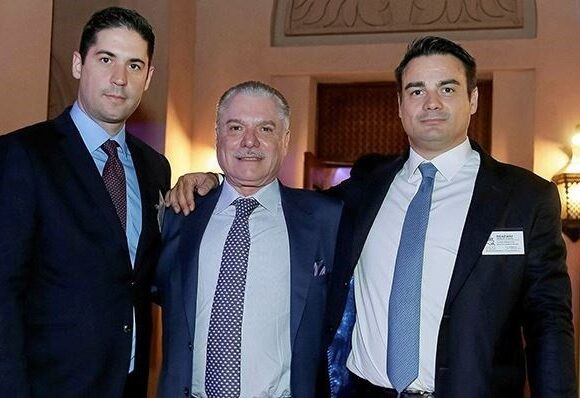 Κώστας και Γιώργος Δελαπόρτας: Τα δύο αδέλφια που κάνουν αισθητή την παρουσία τους στη φορτηγό ναυτιλία